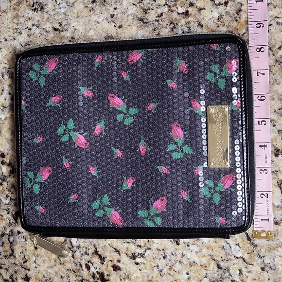 Betseyville iPad/Tablet Case - Picture 5 of 13